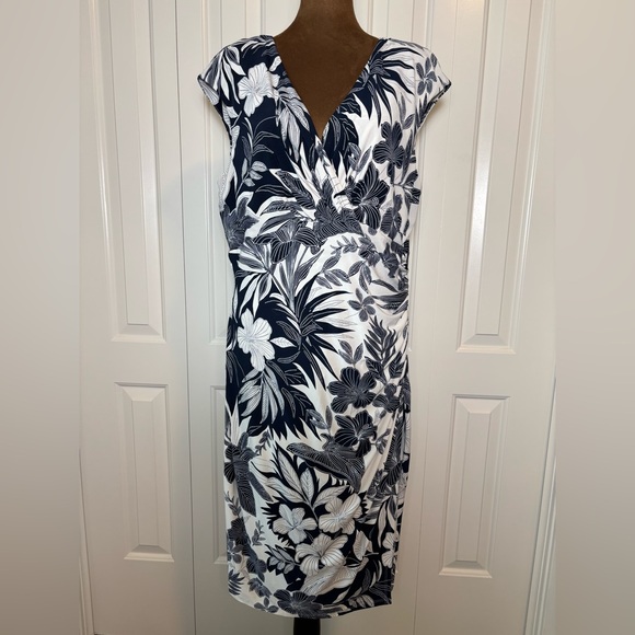 Lauren Ralph Lauren Navy and White Floral Dress Wrap Style Dress, Size 16 - Picture 6 of 10